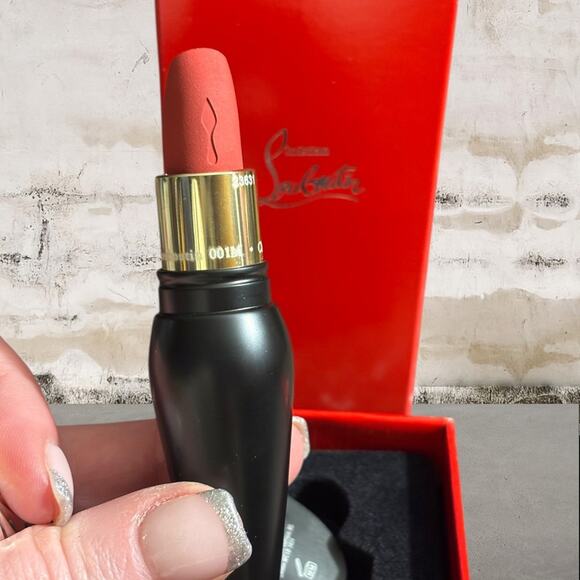 Christian Louboutin Black and Gold Lipstick - Picture 5 of 6